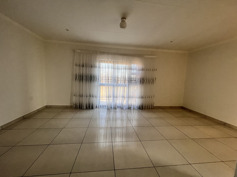 5 Bedroom Property for Sale in Wilkoppies North West